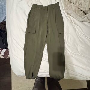 Express Women’s Khaki Cargo joggers